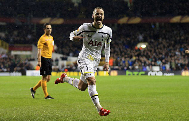 凯尔：比赛中阿德耶米被挑衅但保持了冷静，这说明他又成长了