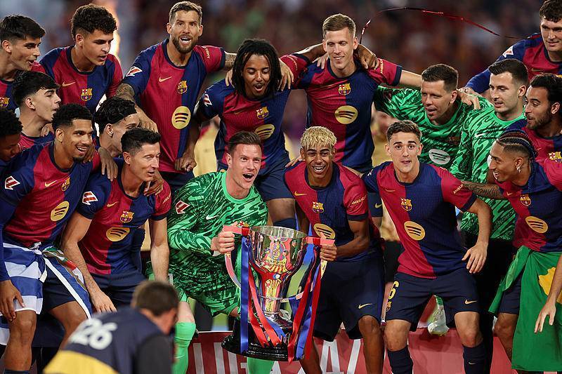 马德兴：海港队低调埋头干事，球迷不树敌，这是中超需要的（马德兴：海港低调专注，球迷不对立，这正是中超所需）