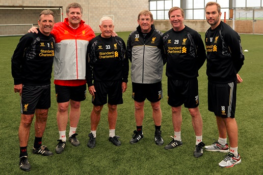 CBA：深圳男篮三分火力全开 主场击败上海