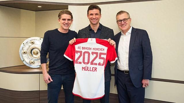 皇马下赛季主场球衣谍照：经典白色主色调，深绿镶边+粉红三道杠（皇马新赛季主场球衣曝光：经典纯白基调，深绿滚边配粉色三条纹）