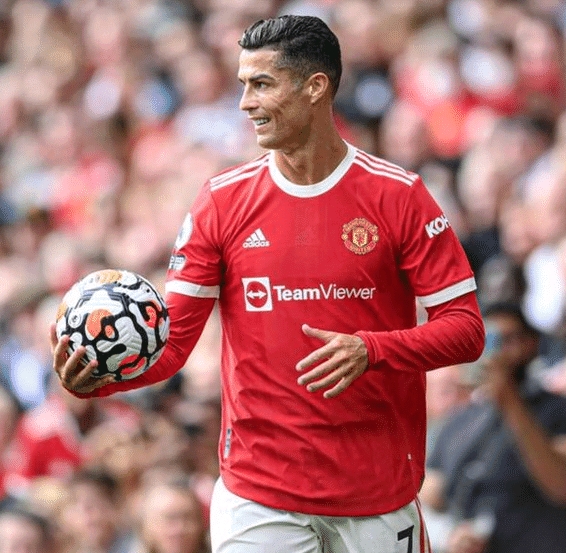 哈登率快船在常规赛中单挑魔术，连续4场得分超28分，但球队仍落后较大。