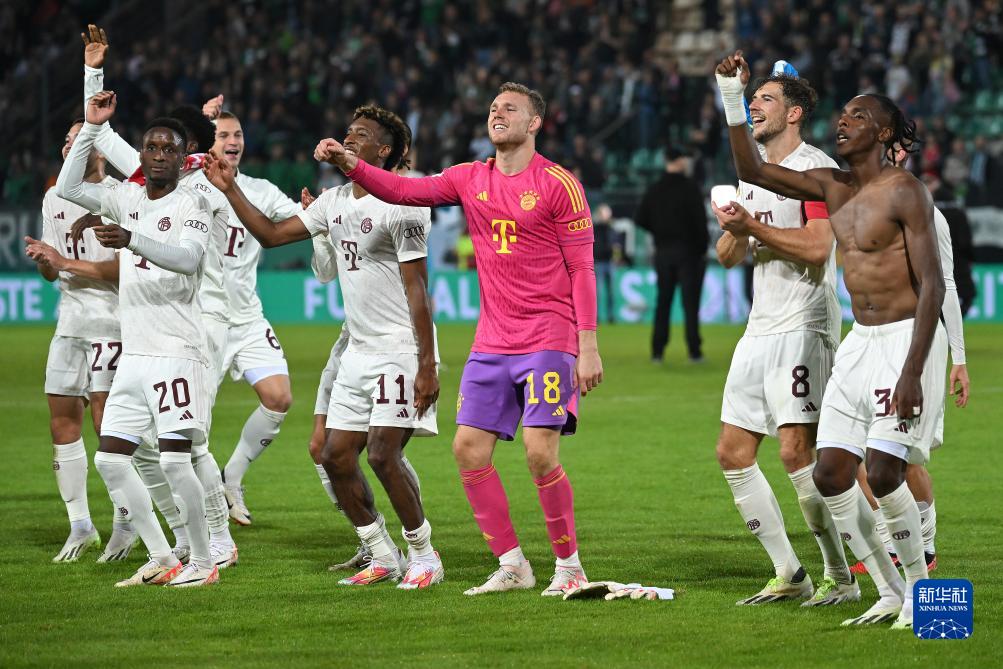 东体：特维斯在申花时训练都由自己决定，波耶特控制不了球队