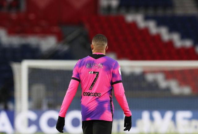 广东激战江苏！萨姆纳弱项改善 王洪泽爆发 萨林杰稳健输出