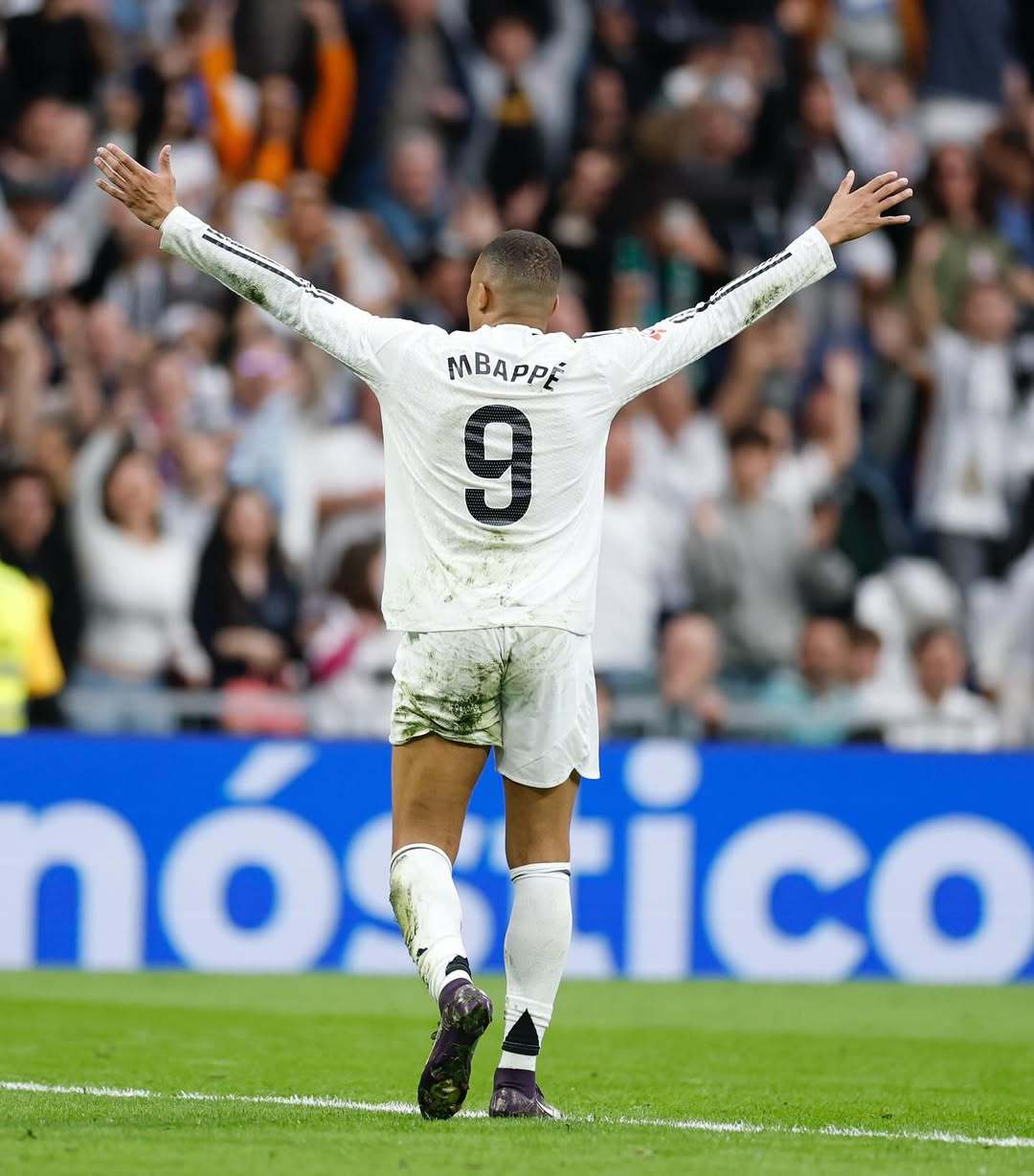 阿隆索和萨拉赫到底谁先离开球队？阿隆索看起来离开皇马会早一些