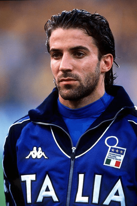 1v4戏耍巴萨后防！17岁就值6000万的他比亚马尔更有望成为金球？（1挑4戏耍巴萨防线！17岁身价6000万，他比亚马尔更有望问鼎金球？）