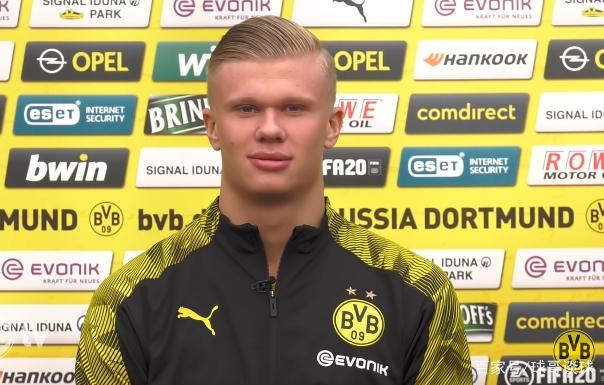 记者：拜仁和于帕梅卡诺基本谈妥新合同，只差解约金条款（记者：拜仁与于帕梅卡诺新合同基本谈妥，解约金条款尚待敲定）