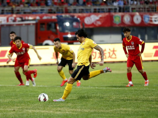 徐正源：韦世豪只归队练了一天；罗慕洛受伤可能因天气冷