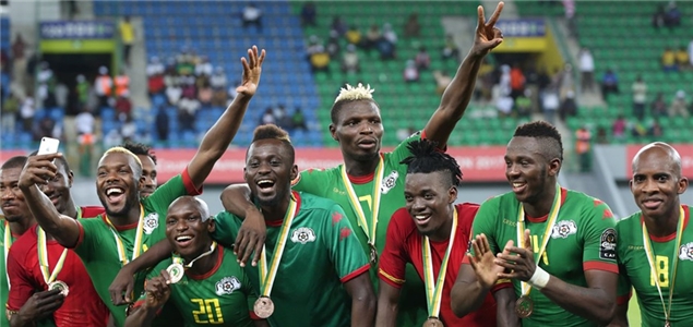 雷霆以132比111大胜独行侠，亚历山大高效砍下33分，延续14连胜。