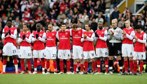 三代校友聚绿茵 上海交大的这一场校友足球赛乐趣多（上海交大三代校友会师绿茵，校友足球赛精彩不断）