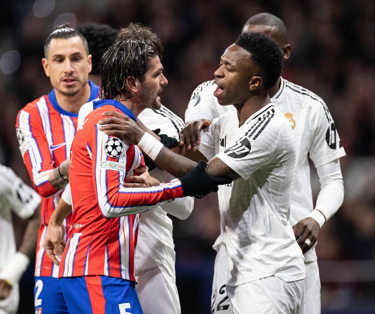 拜仁球星莱默尔复刻施魏因施泰格经典脚后跟破门