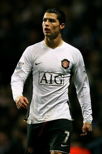 率海地时隔52年重返世界杯的主帅米涅，却从未踏入海地国土（率海地52年后重返世界杯的主帅米涅，竟从未踏足海地）